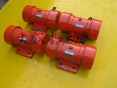 YZS振動(dòng)電機(jī):激振能力強(qiáng)，拆卸方便。