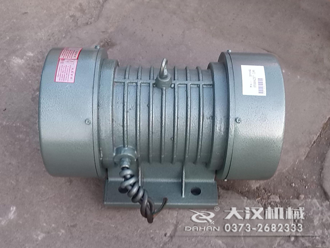 VB振動電機的選型要根據(jù)所匹配產(chǎn)品需要的激振大小，進行選擇。