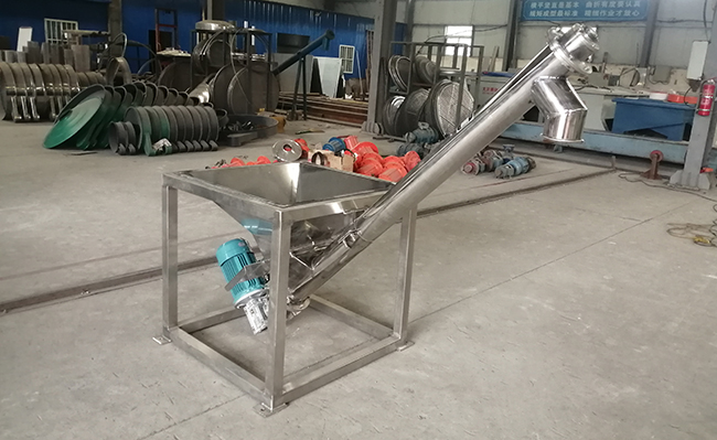 ls螺旋輸送機(jī)：型號齊全，結(jié)構(gòu)簡單，占地面積小，輸送能力強(qiáng)。